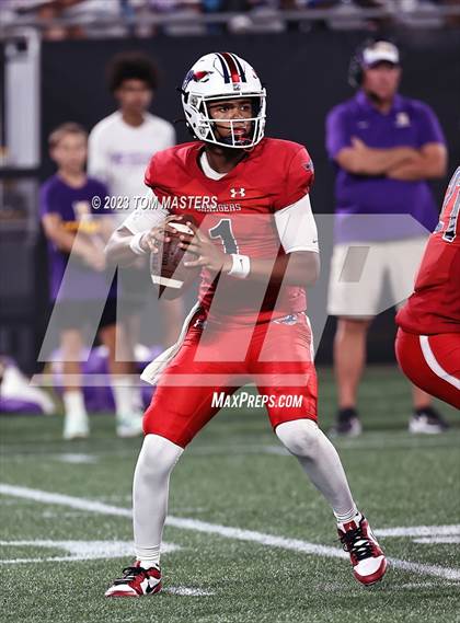 Thumbnail 2 in Providence Day vs. Northwestern (at Bank of America Stadium) photogallery.
