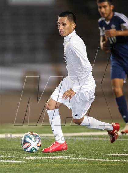 Thumbnail 2 in Alief Elsik vs Baytown Sterling (Pasadena Cup) photogallery.