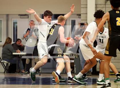 Thumbnail 2 in De La Salle vs. Granada (CIF NCS D1 Final) photogallery.