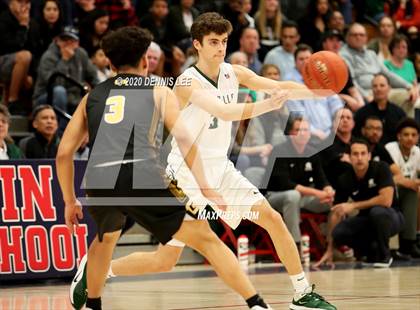 Thumbnail 3 in De La Salle vs. Granada (CIF NCS D1 Final) photogallery.