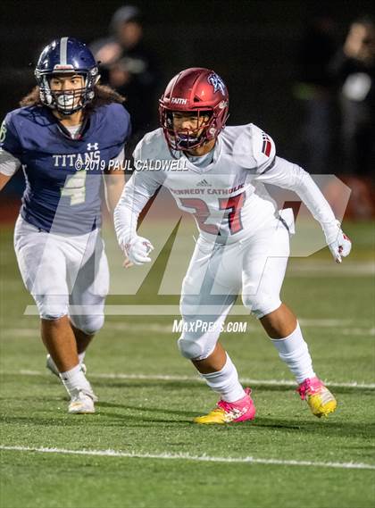 Thumbnail 2 in Kennedy Catholic @ Beamer photogallery.