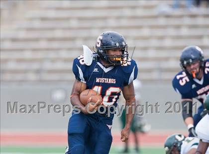 Thumbnail 2 in Sachse vs. Longview (5A Division 2 Region 2 Area) photogallery.