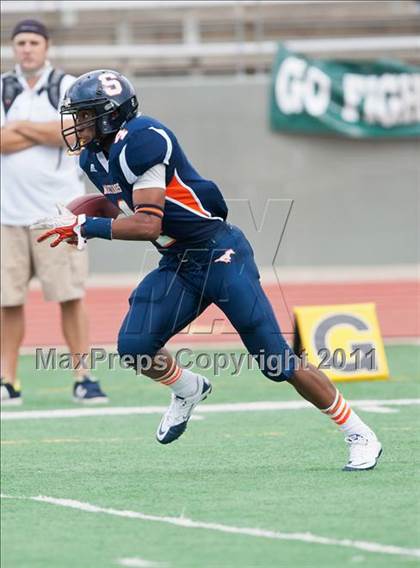 Thumbnail 3 in Sachse vs. Longview (5A Division 2 Region 2 Area) photogallery.