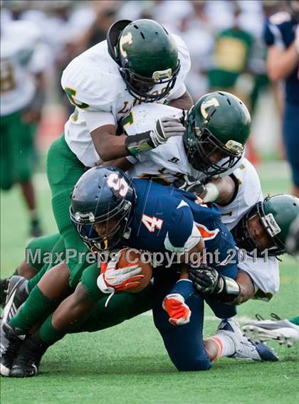 Thumbnail 2 in Sachse vs. Longview (5A Division 2 Region 2 Area) photogallery.