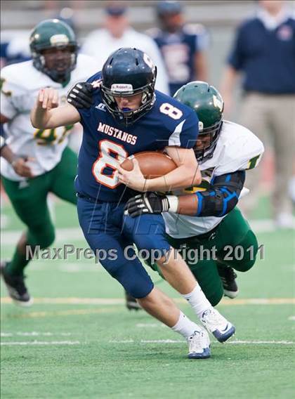 Thumbnail 2 in Sachse vs. Longview (5A Division 2 Region 2 Area) photogallery.