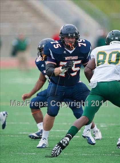 Thumbnail 3 in Sachse vs. Longview (5A Division 2 Region 2 Area) photogallery.