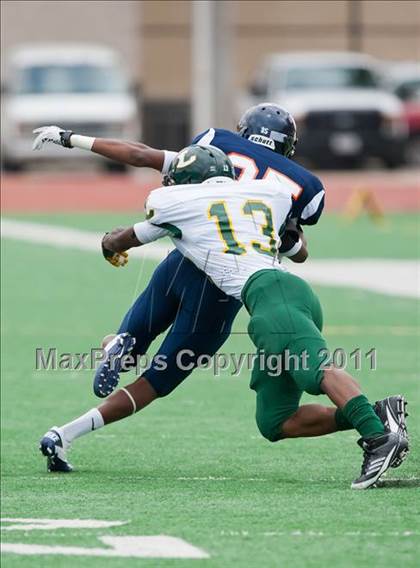Thumbnail 1 in Sachse vs. Longview (5A Division 2 Region 2 Area) photogallery.
