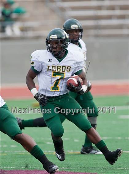 Thumbnail 3 in Sachse vs. Longview (5A Division 2 Region 2 Area) photogallery.