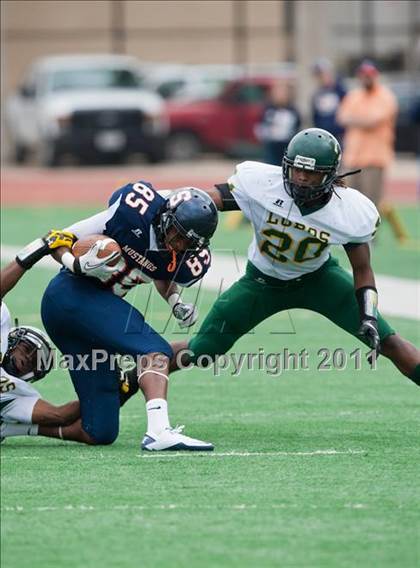Thumbnail 2 in Sachse vs. Longview (5A Division 2 Region 2 Area) photogallery.