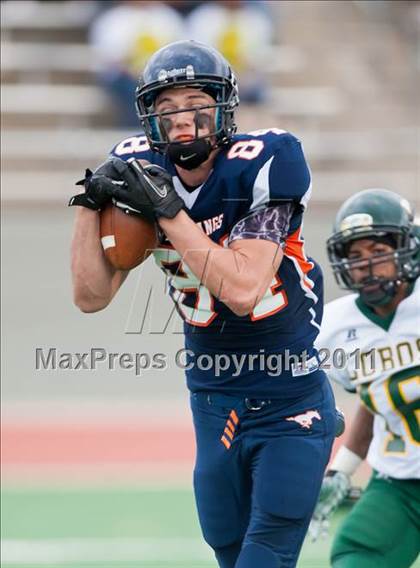 Thumbnail 3 in Sachse vs. Longview (5A Division 2 Region 2 Area) photogallery.