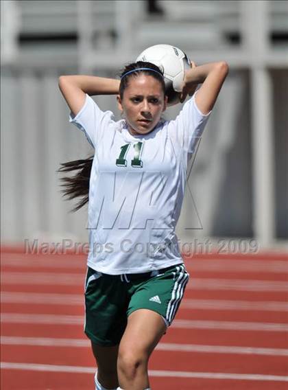 Thumbnail 2 in Longview vs. Lindale (Class 4A, Region II semifinals) photogallery.