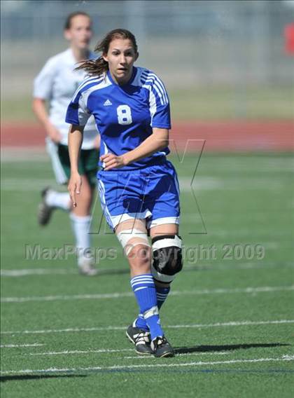 Thumbnail 2 in Longview vs. Lindale (Class 4A, Region II semifinals) photogallery.
