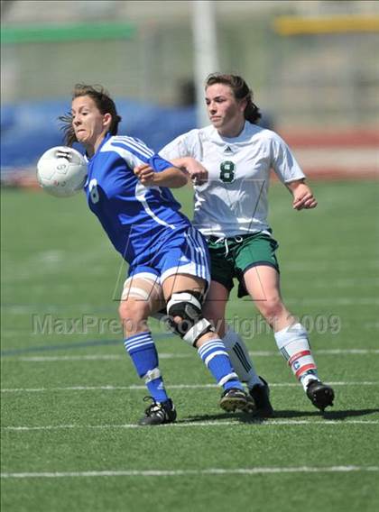 Thumbnail 3 in Longview vs. Lindale (Class 4A, Region II semifinals) photogallery.