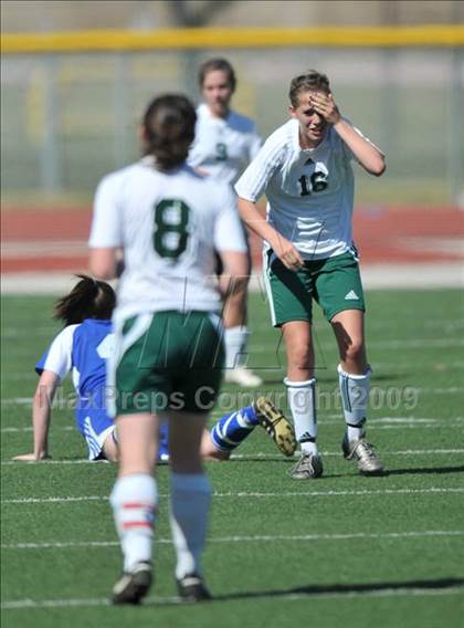 Thumbnail 1 in Longview vs. Lindale (Class 4A, Region II semifinals) photogallery.