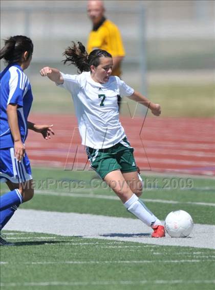 Thumbnail 1 in Longview vs. Lindale (Class 4A, Region II semifinals) photogallery.