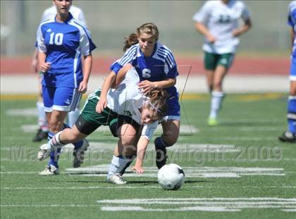Thumbnail 3 in Longview vs. Lindale (Class 4A, Region II semifinals) photogallery.