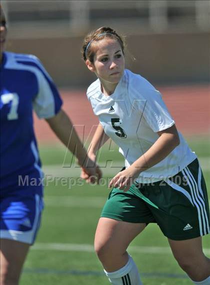 Thumbnail 1 in Longview vs. Lindale (Class 4A, Region II semifinals) photogallery.