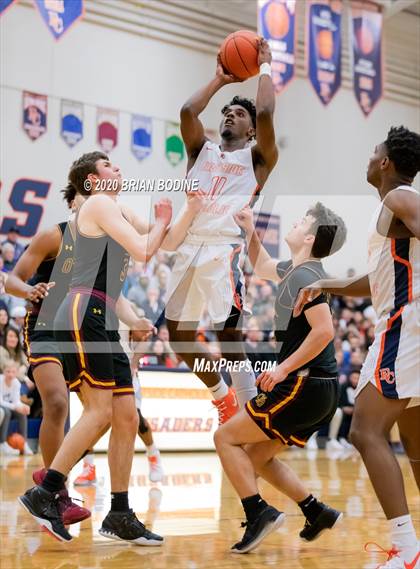 Thumbnail 3 in O'Dea @ Eastside Catholic photogallery.