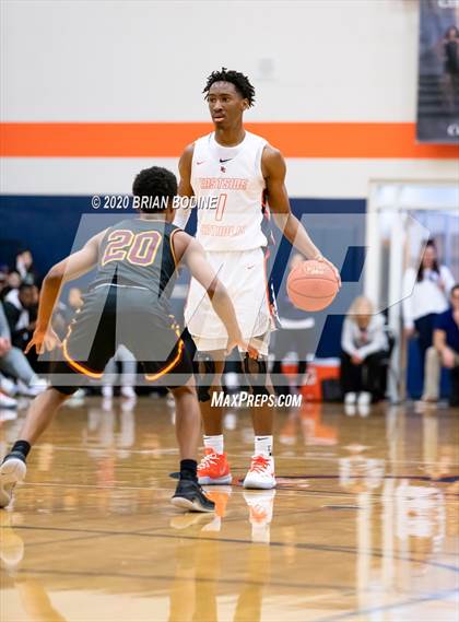 Thumbnail 3 in O'Dea @ Eastside Catholic photogallery.