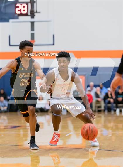 Thumbnail 1 in O'Dea @ Eastside Catholic photogallery.