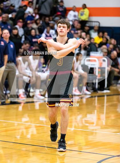 Thumbnail 1 in O'Dea @ Eastside Catholic photogallery.
