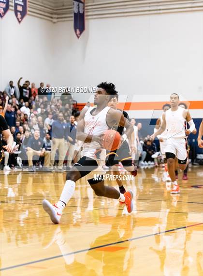 Thumbnail 1 in O'Dea @ Eastside Catholic photogallery.