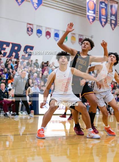 Thumbnail 3 in O'Dea @ Eastside Catholic photogallery.