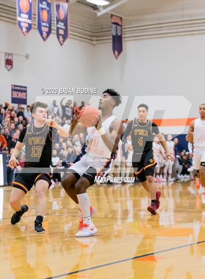 Thumbnail 2 in O'Dea @ Eastside Catholic photogallery.