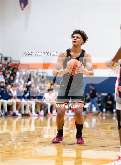 Thumbnail 3 in O'Dea @ Eastside Catholic photogallery.