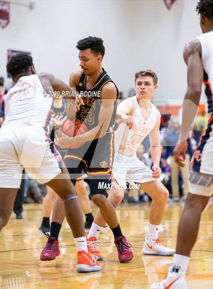 Thumbnail 3 in O'Dea @ Eastside Catholic photogallery.