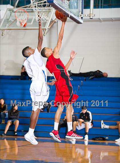 Thumbnail 3 in Crosby @ Chavez (McDonald's Texas Invitational) photogallery.