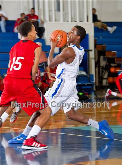 Thumbnail 2 in Crosby @ Chavez (McDonald's Texas Invitational) photogallery.