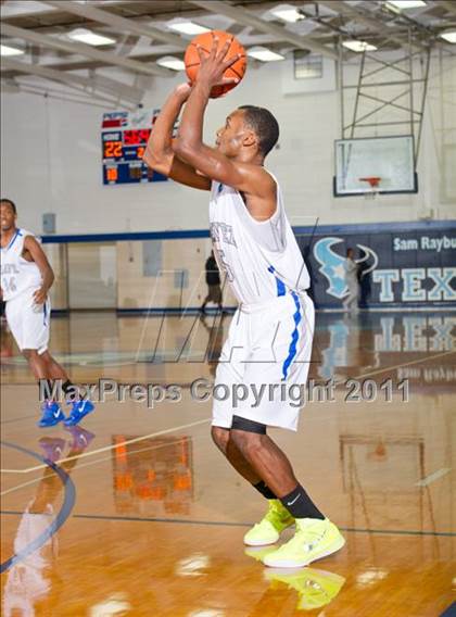 Thumbnail 1 in Crosby @ Chavez (McDonald's Texas Invitational) photogallery.