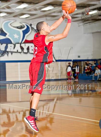 Thumbnail 3 in Crosby @ Chavez (McDonald's Texas Invitational) photogallery.