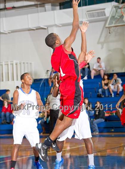 Thumbnail 1 in Crosby @ Chavez (McDonald's Texas Invitational) photogallery.