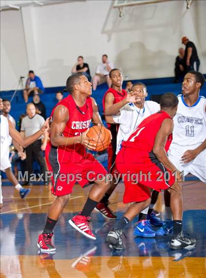 Thumbnail 2 in Crosby @ Chavez (McDonald's Texas Invitational) photogallery.