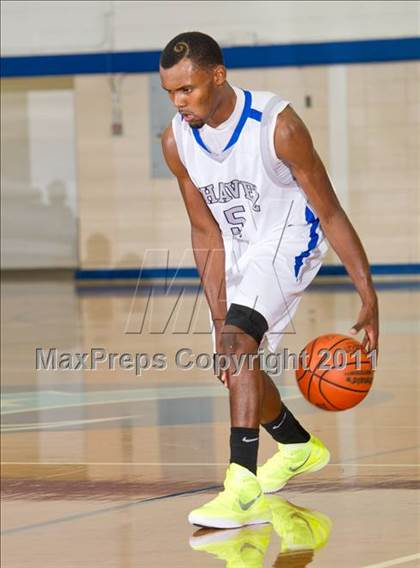 Thumbnail 2 in Crosby @ Chavez (McDonald's Texas Invitational) photogallery.