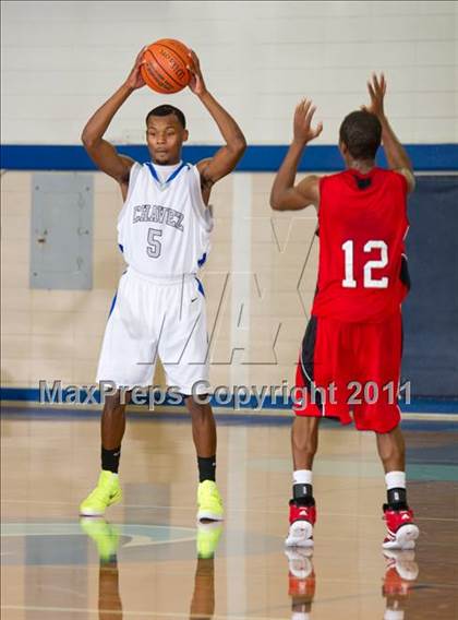 Thumbnail 3 in Crosby @ Chavez (McDonald's Texas Invitational) photogallery.