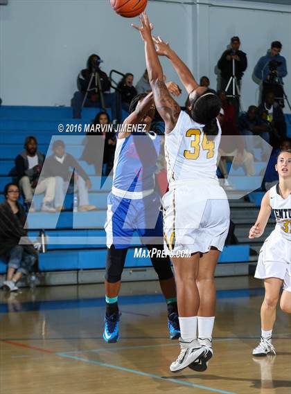 Thumbnail 2 in Ventura vs. Serra photogallery.