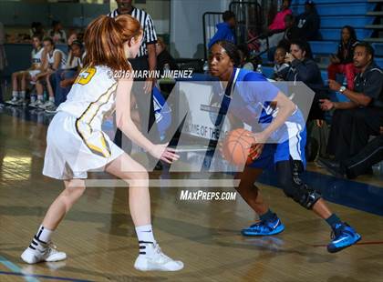 Thumbnail 1 in Ventura vs. Serra photogallery.
