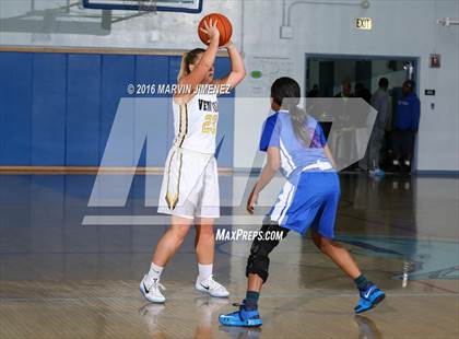 Thumbnail 1 in Ventura vs. Serra photogallery.