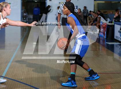 Thumbnail 1 in Ventura vs. Serra photogallery.