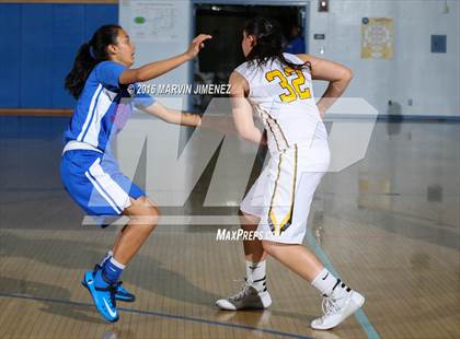 Thumbnail 1 in Ventura vs. Serra photogallery.