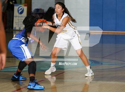 Thumbnail 2 in Ventura vs. Serra photogallery.