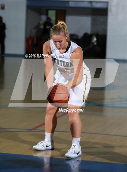 Thumbnail 3 in Ventura vs. Serra photogallery.