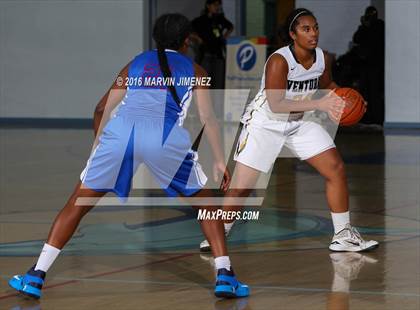 Thumbnail 3 in Ventura vs. Serra photogallery.