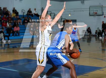 Thumbnail 2 in Ventura vs. Serra photogallery.