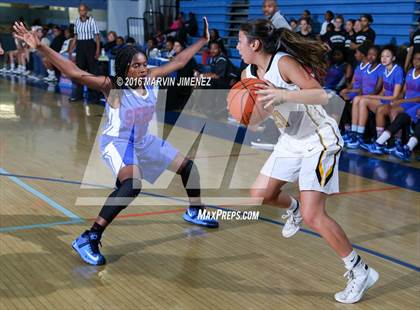 Thumbnail 3 in Ventura vs. Serra photogallery.