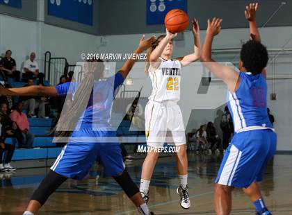 Thumbnail 1 in Ventura vs. Serra photogallery.