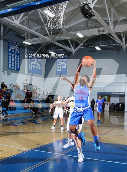 Thumbnail 1 in Ventura vs. Serra photogallery.